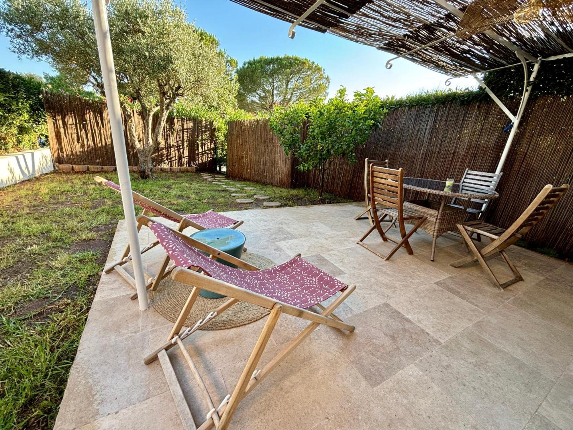 Bastidon Paisible Dans Avec Piscine Holiday home