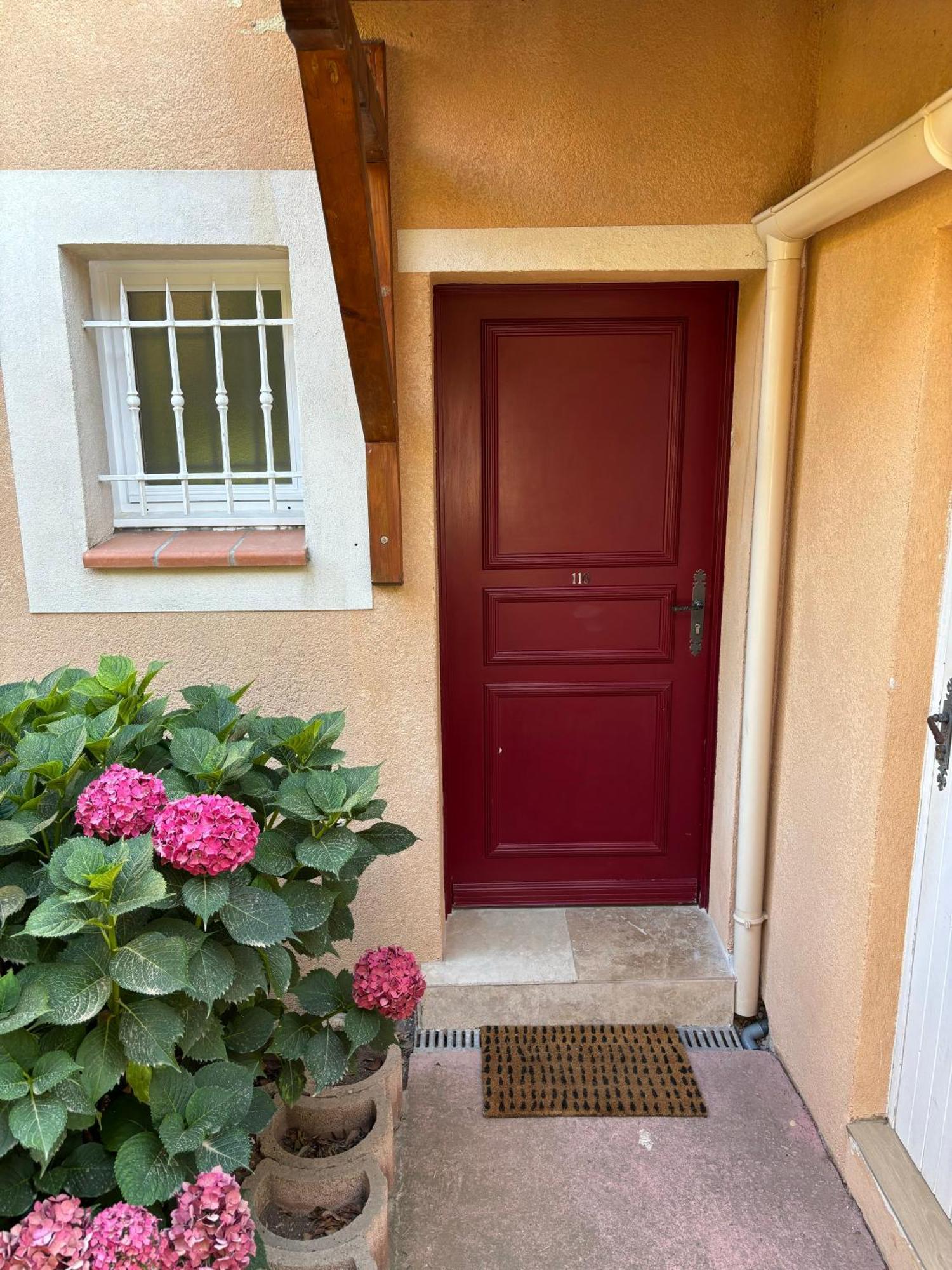 Holiday home Bastidon Paisible Dans Avec Piscine