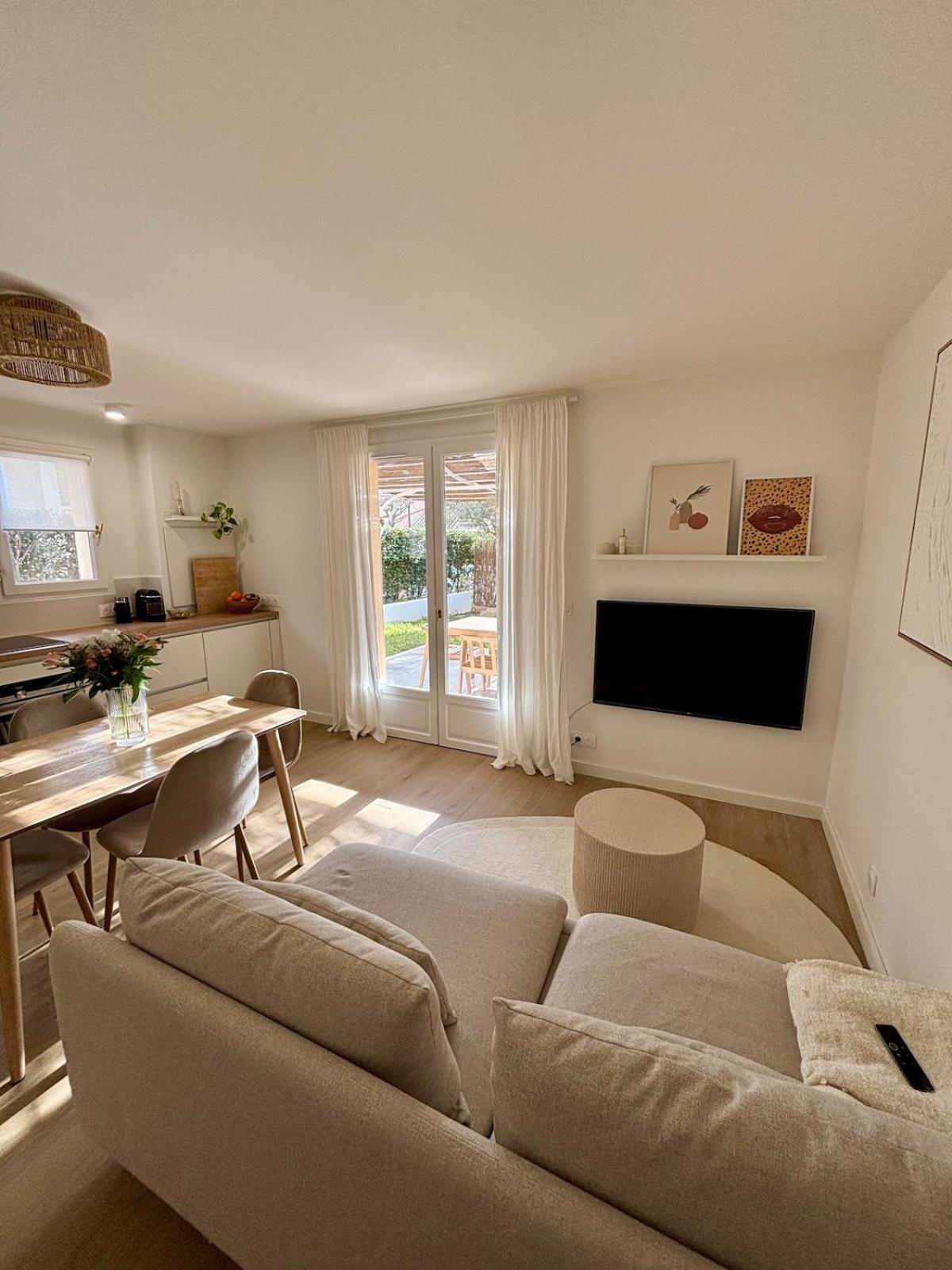 Bastidon Paisible Dans Avec Piscine Holiday home Frejus